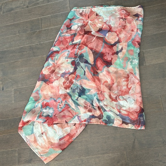 FRONT ROW SOCIETY Women’s Lightweight Pink Coral Green Floral Infinity Scarf - Picture 5 of 6